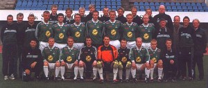 <p>Meistaraflokkur &aacute;ri&eth; 2000.</p>

<p>Efsta r&ouml;&eth; fr&aacute; vinstri: Magn&uacute;s P&aacute;ll Gunnarsson, Salih Heimir Porca, ?, P&eacute;tur J&oacute;nsson, Karl Finnbogason, Bj&ouml;rn Jakobsson, Kristj&aacute;n &Oacute;li Sigur&eth;sson, ?, Kristj&aacute;n Ragnarsson sj&uacute;kra&thorn;j&aacute;lfari.</p>

<p>Mi&eth;r&ouml;&eth; fr&aacute; vinstri: R&oacute;bert Hannesson, Marteinn Hei&eth;arsson, Baldvin &Oacute;marsson, Marel Baldvinsson, Hjalti Kristj&aacute;nsson, Gu&eth;mundur &Ouml;rn Gu&eth;mundsson, Bjarki P&eacute;tursson, &THORN;orsteinn Sveinsson, &Aacute;sgeir Baldurs, Hrei&eth;ar Bjarnason, J&oacute;n &THORN;&oacute;rir J&oacute;nsson a&eth;st.&thorn;j&aacute;lfari, Sverrir Hauksson forma&eth;ur, Sigur&eth;ur Gr&eacute;tarsson &thorn;j&aacute;lfari, Konr&aacute;&eth; Kristinsson li&eth;sstj&oacute;rn.</p>

<p>Fremsta r&ouml;&eth; fr&aacute; vinstri: Kjartan Einarsson, Gu&eth;mundur Karl Gu&eth;mundsson, &Iacute;var Sigurj&oacute;nsson, ?, Atli Kn&uacute;tsson, G&iacute;sli Herj&oacute;lfsson, H&aacute;kon Sverrisson, &Aacute;rni Kristinn Gunnarsson, H&ouml;r&eth;ur Sigurj&oacute;n Bjarnason.</p>