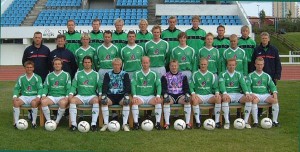 <p>&nbsp;Meistaraflokkur karla &aacute;ri&eth; 2002.</p>

<p>Aftasta r&ouml;&eth; fr&aacute; vinstri: &Oacute;lafur P&eacute;tursson, Gar&eth;ar Snorri Gu&eth;mundsson, Magn&uacute;s P&aacute;ll Gunnarsson, Gunnar &Ouml;rn J&oacute;nsson, K&aacute;ri &Aacute;rs&aelig;lsson, Teitur &THORN;&oacute;r Ingvarsson, Stein&thorn;&oacute;r Freyr &THORN;orsteinsson, Jens Har&eth;arson.</p>

<p>Mi&eth;r&ouml;&eth; fr&aacute; vinstri: J&ouml;rundur &Aacute;ki Sveinsson &thorn;j&aacute;lfari, Salih Heimar Porca a&eth;st.&thorn;j&aacute;lfari, Haraldur Gu&eth;mundsson, Arnar Arnarsson, Hjalti Kristj&aacute;nsson, &THORN;orsteinn Sveinsson, H&ouml;r&eth;ur Sigurj&oacute;n Bjarnason, &Aacute;g&uacute;st &THORN;&oacute;r &Aacute;g&uacute;stsson, &Aacute;rni Kristinn Gunnarsson, &Oacute;lafur Bj&ouml;rnsson meistarflokksr&aacute;&eth;.</p>

<p>Fremsta r&ouml;&eth; fr&aacute; vinstri: Rannver Sigurj&oacute;nsson, &Iacute;var J&oacute;nsson, Krist&oacute;fer Sigurgeirsson, Hlynur K&aacute;rason, H&aacute;kon Sverrisson, G&iacute;sli &THORN;&oacute;r Einarsson, Kristj&aacute;n &Oacute;li Sigur&eth;sson, &Aacute;sgeir Baldurs, &Iacute;var Sigurj&oacute;nsson.</p>