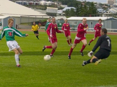 <p>
	2004 Brei&eth;ablik - Haukar 2 - 0. &nbsp;Gunnar &Ouml;rn J&oacute;nsson skorar seinna mark Brei&eth;abliks &aacute; m&oacute;ti Haukum.</p>
