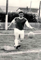 <p>1970 Bikarkeppni KS&Iacute; 22.&aacute;g&uacute;st Brei&eth;ablik 11- Stjarnan 0<br />
Da&eth;i E. J&oacute;nsson me&eth; netta utanf&oacute;tarsnuddu.</p>