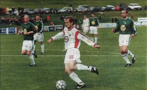 <p>
	2000 &Iacute;BV - Brei&eth;ablik 4 - 1. &nbsp;Steingr&iacute;mur J&oacute;hannesson skora&eth;i &thorn;rj&uacute; m&ouml;rk gegn &Iacute;BV &iacute; g&aelig;r. S&aelig;var P&eacute;tursson og H&aacute;kon Sverrisson koma engum v&ouml;rnum vi&eth;.</p>

