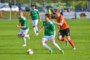 <p>
	2014 Fylkir - Brei&eth;ablik 1 - 1. &nbsp;T&oacute;mas &Oacute;li Gar&eth;arsson s&aelig;kir fram &aacute; mi&eth;junni. &nbsp;Mynd: HVH</p>
