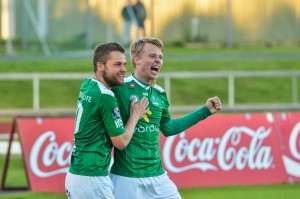 <p>
	2014 Brei&eth;ablik - Fram 3 - 0. &nbsp;Gu&eth;j&oacute;n P&eacute;tur L&yacute;&eth;sson og Elfar &Aacute;rni A&eth;alsteinsson fagna marki Elfars sem rak smi&eth;sh&ouml;ggi&eth; &aacute; sigurinn gegn Fram. &nbsp;Mynd: HVH</p>
