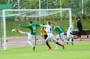 <p>
	2015 Brei&eth;ablik - &Iacute;BV 1 - 0. &nbsp;Gu&eth;j&oacute;n P&eacute;tur L&yacute;&eth;sson h&aacute;rsbreidd fr&aacute; &thorn;v&iacute; a&eth; setja boltann &iacute; neti&eth;. &nbsp;Mynd: HVH</p>
