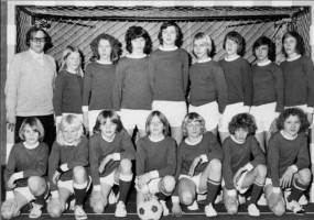 <p>4. flokkur Brei&eth;abliks &aacute;ri&eth; 1972 sem komst &iacute; &uacute;rslit &aacute; &Iacute;slandsm&oacute;tinu.</p>

<p>Efri r&ouml;&eth; fr&aacute; vinstri: &Aacute;sgeir &THORN;orvaldsson &thorn;j&aacute;lfari, Andr&eacute;s Kristj&aacute;nsson, J&oacute;n Orri Gu&eth;mundsson, Valdimar Valdimarsson, Kristj&aacute;n &THORN;&oacute;r Gunnarsson, Theod&oacute;r Gu&eth;finnsson, J&oacute;n Hei&eth;ar Gu&eth;mundsson, Sigurj&oacute;n Rannversson, Ingvar Teitsson.</p>

<p>Fremri r&ouml;&eth; fr&aacute; vinstri: H&aacute;kon Gunnarsson, &Oacute;lafur Bj&ouml;rnsson, T&oacute;mas &THORN;&oacute;r T&oacute;masson, Freyr Sigur&eth;sson, P&aacute;ll Kristinsson, Vilmar P&eacute;tursson, Gu&eth;bj&ouml;rn Einar Gu&eth;laugsson.&nbsp;</p>