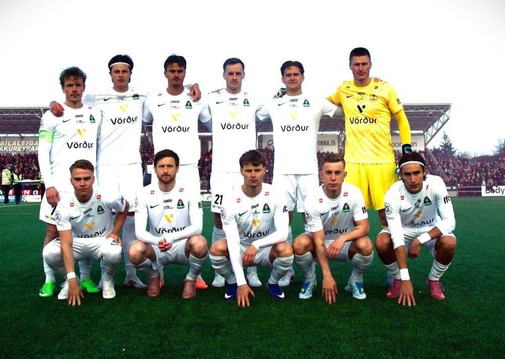 Fótbolti er ekki spilaður á pappír