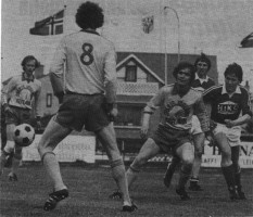 <p>1976 Keflav&iacute;k - Brei&eth;ablik 1 - 2. &nbsp;Fr&aacute; vinstri: Keflv&iacute;kingarnir Gu&eth;ni Kjartansson, &Oacute;lafur J&uacute;l&iacute;usson, L&uacute;&eth;v&iacute;k Gunnarsson og Blikarnir Hinrik &THORN;&oacute;rhallsson og Hei&eth;ar Brei&eth;fj&ouml;r&eth;. Mynd: gsp</p>