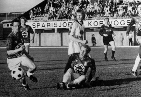 <p>1985 Brei&eth;ablik - &Iacute;BV 0 - 0. &nbsp;Sigurj&oacute;n Rannversson og Benedikt Gu&eth;mundsson &iacute; leik vi&eth; &Iacute;BV &aacute;ri&eth; 1985. &nbsp;Mynd: &Iacute;slensk knattspyrna.</p>
