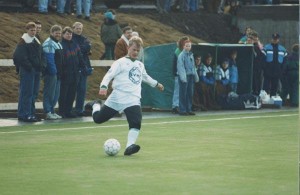 <p>
	V&iacute;gsluleikur sandgrasvallarinns &aacute;ri&eth; 1991. &THORN;orsteinn Geirsson.</p>
