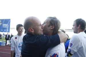 <p>
	Laugardalsv&ouml;llur 3. okt&oacute;ber, 2009. Brei&eth;ablik vinnur Fram &iacute; &uacute;rslitaleik VISA Bikarkeppni KS&Iacute;. &Oacute;lafur H Kristj&aacute;nsson &thorn;j&aacute;lfari og Gu&eth;mann &THORN;&oacute;risson fagna sigri Brei&eth;abliks &iacute; VISA Bikarkeppni KS&Iacute;.</p>
