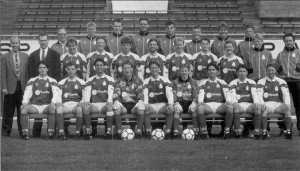 <p>
	Meistaraflokkur karla 1994.</p>
<p>
	Efsta r&ouml;&eth; fr&aacute; vinstri: Konr&aacute;&eth; Kristinsson li&eth;sstj&oacute;rn, J&oacute;n Stef&aacute;nsson, Au&eth;unn Sigur&eth;sson, Gu&eth;ni Gr&eacute;tarsson, Rastislav Lazorik, &Iacute;var J&oacute;nsson, J&oacute;hann Gr&eacute;tasson, Tryggvi Valsson.</p>
<p>
	Mi&eth;r&ouml;&eth; fr&aacute; vinstri: Andr&eacute;s P&eacute;tursson forma&eth;ur, Valgar&eth;ur Gu&eth;j&oacute;nsson meistarflokksr&aacute;&eth;, G&uacute;staf &Oacute;marsson, Vilhj&aacute;lmur Haraldsson, Gr&eacute;tar Steind&oacute;rsson, Sigurj&oacute;n Kristj&aacute;nsson, H&aacute;kon Sverrisson, &Aacute;sgeir Halld&oacute;rsson, J&oacute;n &THORN;&oacute;r J&oacute;nsson, &Oacute;lafur Bj&ouml;rnsson a&eth;sto&eth;ar&thorn;j&aacute;lfari, Ingi Bj&ouml;rn Albertsson &thorn;j&aacute;lfari.</p>
<p>
	Ne&eth;sta r&ouml;&eth; fr&aacute; vinstri: Krist&oacute;fer Sigurgeirsson, &Uacute;lfar &Oacute;ttarsson, Willum &THORN;&oacute;r &THORN;&oacute;rsson, Hajrudin Cardaklija, Arnar Gr&eacute;tarsson, G&iacute;sli &THORN;&oacute;r Einarsson, Einar P&aacute;ll T&oacute;masson, Gu&eth;mundur &THORN;. Gu&eth;mundsson, Valur Valsson.</p>
