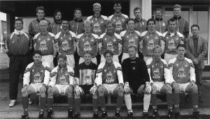 <p>Meistaraflokkur Brei&eth;abliks &aacute;ri&eth; 1995.</p>

<p>Aftasta r&ouml;&eth; fr&aacute; vinstri: &THORN;orvaldur V&iacute;&eth;isson, Gunnlaugur Einarsson, &Aacute;sgeir Halld&oacute;rsson, Kjartan Antonsson, Willum &THORN;&oacute;r &THORN;&oacute;rsson, &Uacute;lfar &Oacute;ttarsson, Tryggvi Valsson, Torfi Torfason li&eth;sstj&oacute;rn.</p>

<p><br />
Mi&eth;r&ouml;&eth; fr&aacute; vinstri: Bjarni J&oacute;hannsson &thorn;j&aacute;lfari, J&oacute;n Stef&aacute;nsson, Anthony Karl Gregory, H&aacute;kon Sverrisson, G&uacute;staf &Oacute;marsson, Vilhj&aacute;lmur Haraldsson, Krist&oacute;fer Sigurgeirsson, Rastislav Lazorik, Sveinn forma&eth;ur.</p>

<p><br />
Fremsta r&ouml;&eth; fr&aacute; vinstri: Gu&eth;mundur Gu&eth;mundsson, Gr&eacute;tar M&aacute;r Sveinsson, G&iacute;sli &THORN;&oacute;r Einarsson, Arnar Gr&eacute;tarsson, Hajrudin Cardaklija, Arnaldur Loftsson, &THORN;&oacute;rhallur Hinriksson. Mynd: &Iacute;slensk knattspyrna.</p>