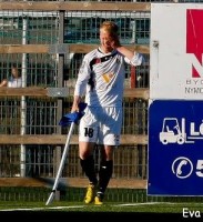 <p>
	2012 Stjarnan - Brei&eth;ablik 1 - 1. &nbsp;Svol&iacute;ti&eth; s&eacute;rstakt fagn hj&aacute; Arnari M&aacute; eftir a&eth; hafa komi&eth; Blikum yfir 0-1. &nbsp;M&aacute;li&eth; var a&eth; hann meiddist &aacute; &ouml;&eth;ru auganu og var &thorn;v&iacute; bara me&eth; h&aacute;lfa sj&oacute;n. &nbsp;Mynd: Eva Bj&ouml;rk</p>
