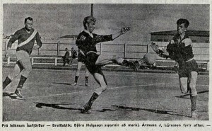 <p>&Aacute;rmann J. L&aacute;russon &iacute; leik gegn &Iacute;sfir&eth;ingum &aacute; Melavellinum 9. j&uacute;l&iacute; 1961. Mynd: T&iacute;minn</p>