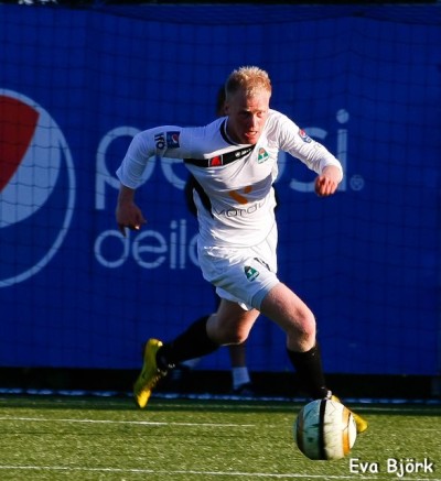 <p>
	2012 Stjarnan - Brei&eth;ablik 1 - 1. &nbsp; Markaskorari Blika &iacute; leiknum Arnar M&aacute;r Bj&ouml;rgvinsson &aacute; fullu me&eth; boltann. &nbsp;Mynd: Eva Bj&ouml;rk</p>

