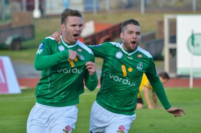 <p>
	2013 Brei&eth;ablik - &Iacute;A 4-1. &nbsp;Ellert Hreinsson fagnar marki s&iacute;nu me&eth; Gu&eth;j&oacute;ni P&eacute;tri. &nbsp;Mynd: HVH</p>
