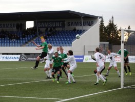 <p>
	2015 KFG - Brei&eth;ablik 1 - 3. Bikarkeppni KS&Iacute; 32-li&eth;a &uacute;rslit. Arn&oacute;r Gauti Ragnarsson skorar fyrsta mark leiksins me&eth; g&oacute;&eth;ri kollspyrnu. &THORN;etta var fyrsta mark Arn&oacute;rs Gauta &iacute; opinberri keppni me&eth; meistaraflokki og a&eth;eins annar leikur hans me&eth; li&eth;inu. Mynd: Raggi &Oacute;la</p>
