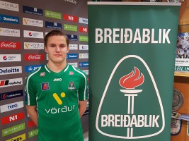 <p>
	Hinn 18 &aacute;ra&nbsp;gamli bakv&ouml;r&eth;ur&nbsp;G&iacute;sli Martin Sigur&eth;sson skrifa&eth;i undir 3 &aacute;ra samning vi&eth; knattspyrnudeild Brei&eth;abliks. Mynd: HVH</p>
