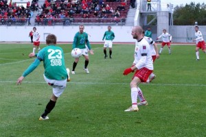 <p>
	2007 HK - Brei&eth;ablik 1 - 1. &nbsp;Gunnar &Ouml;rn J&oacute;nsson me&eth; fyrirgj&ouml;f, Magn&uacute;s P&aacute;ll Gunnarsson, Nenad Zivanovic og Prince Rajcomar kl&aacute;rir &iacute; teignum. &nbsp;Mynd: Einar Freyr J&oacute;nsson.</p>
