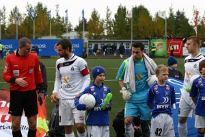 <p>
	&Iacute;slandsmeistarar 2010. &nbsp;Blikar st&iacute;ga &aacute; stokk, tilb&uacute;nir a&eth; taka vi&eth; sigurlaununum.</p>
