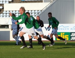 <p>
	2009 Brei&eth;ablik - &Iacute;BV 3 - 4. &nbsp;Gu&eth;mann &THORN;&oacute;risson fagnar marki s&iacute;nu sem var 3. marki Brei&eth;abliks &iacute; leiknum. &nbsp;&THORN;a&eth; voru hinsvegar Eyjamenn sem skor&eth;u 2 m&ouml;rk &aacute; lokam&iacute;n&uacute;tum leiksins og unnu leikinn 3 - 4.</p>
