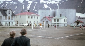 <p>KS - Brei&eth;ablik1967. Logi Kristj&aacute;nsson gr&iacute;pur boltann &ouml;rugglega.&nbsp;</p>