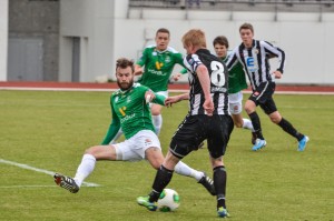 <p>
	2013 Brei&eth;ablik - KR 3 - 0. &nbsp;&THORN;&oacute;r&eth;ur Steinar Hrei&eth;arsson verst s&oacute;kn Baldurs Sigur&eth;ssonar fr&aacute; KR. &nbsp;Mynd: HVH</p>
