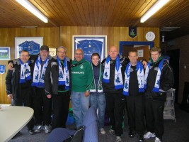 <p>2010 Motherwell - Brei&eth;ablik 1-0. Jim Love vallarstj&oacute;ri &aacute; heimavelli Bathgate Thistle FC og U-19 li&eth;s Motherwell FC t&oacute;k vel &aacute; m&oacute;ti h&oacute;pnum &thorn;egar li&eth;i&eth; &aelig;f&eth;i &aacute; Cremery Park vellinum. &Aacute; mynd: Trausti &Oacute;svaldsson, J&oacute;n Magn&uacute;sson, P&eacute;tur &Oacute;mar &Aacute;g&uacute;stsson, Jim Love, ?, Kristj&aacute;n Ragnarsson, &Ouml;rn &Ouml;rlygsson, Rafn Andri Haraldsson.</p>